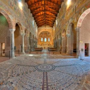 Pomposa Abbey - Inside